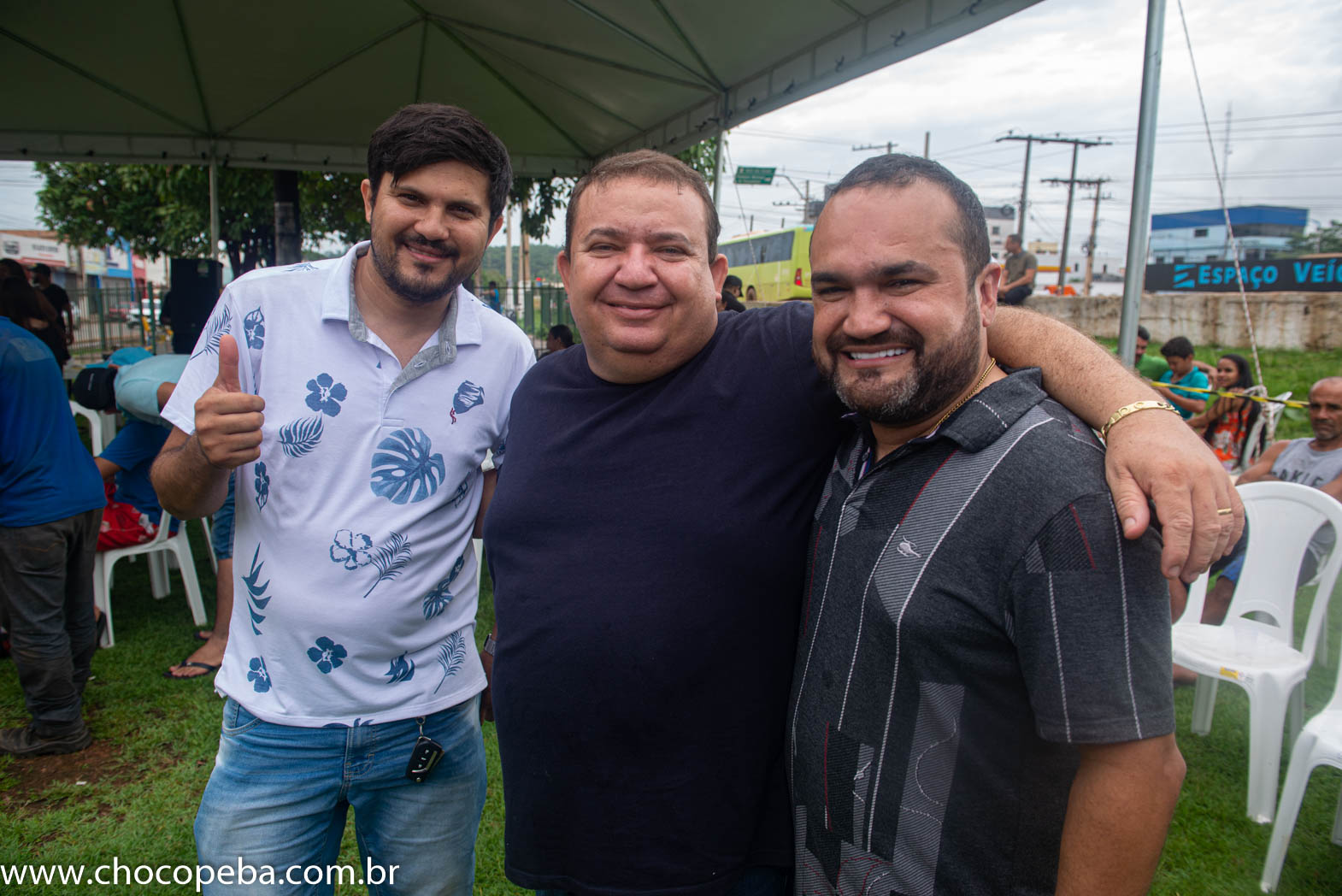 Acender das luzes no Centro Administrativo e cantata natalina abrem  atividades da Vila do Papai Noel – Prefeitura de Parauapebas